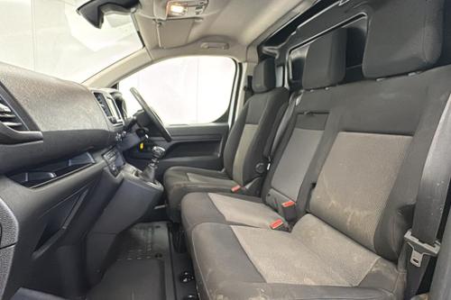 Vauxhall VIVARO Photo at-81f9fbd1a0b342f4a4bb3bc44cb9f64a.jpg
