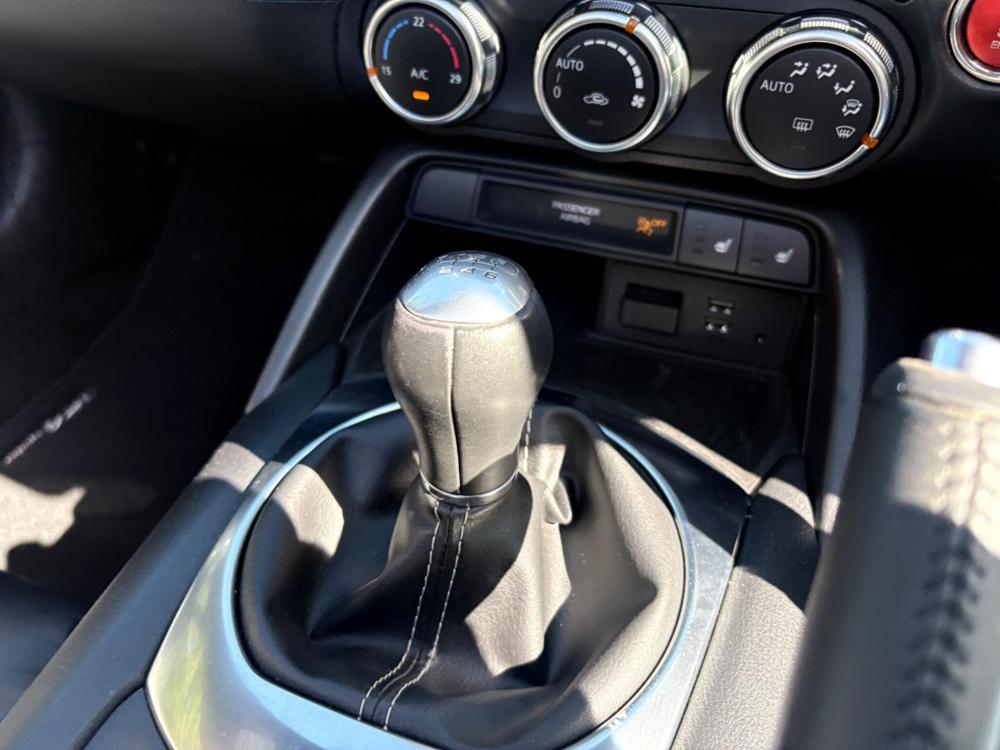 Fiat 124 Spider Photo at-820e5c96fe0a4132977d44faf53e1b13.jpg