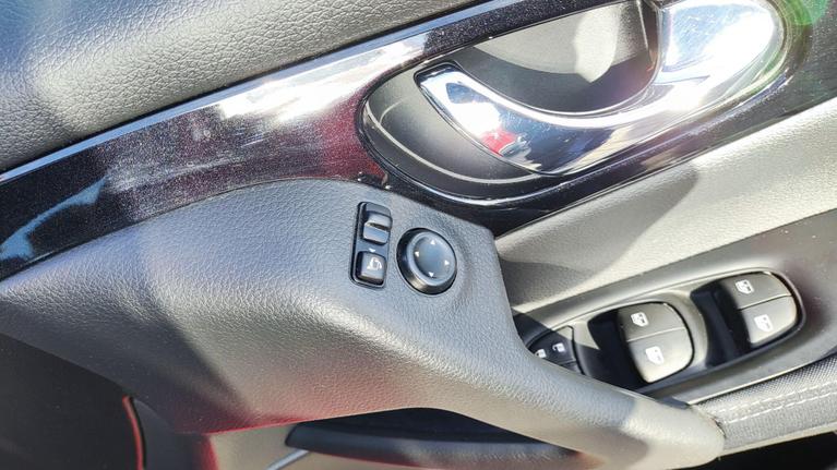 Used Nissan Qashqai WU20OAO 12