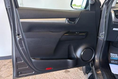 Toyota HILUX Photo at-821ce808805842599c6743a644f163fb.jpg