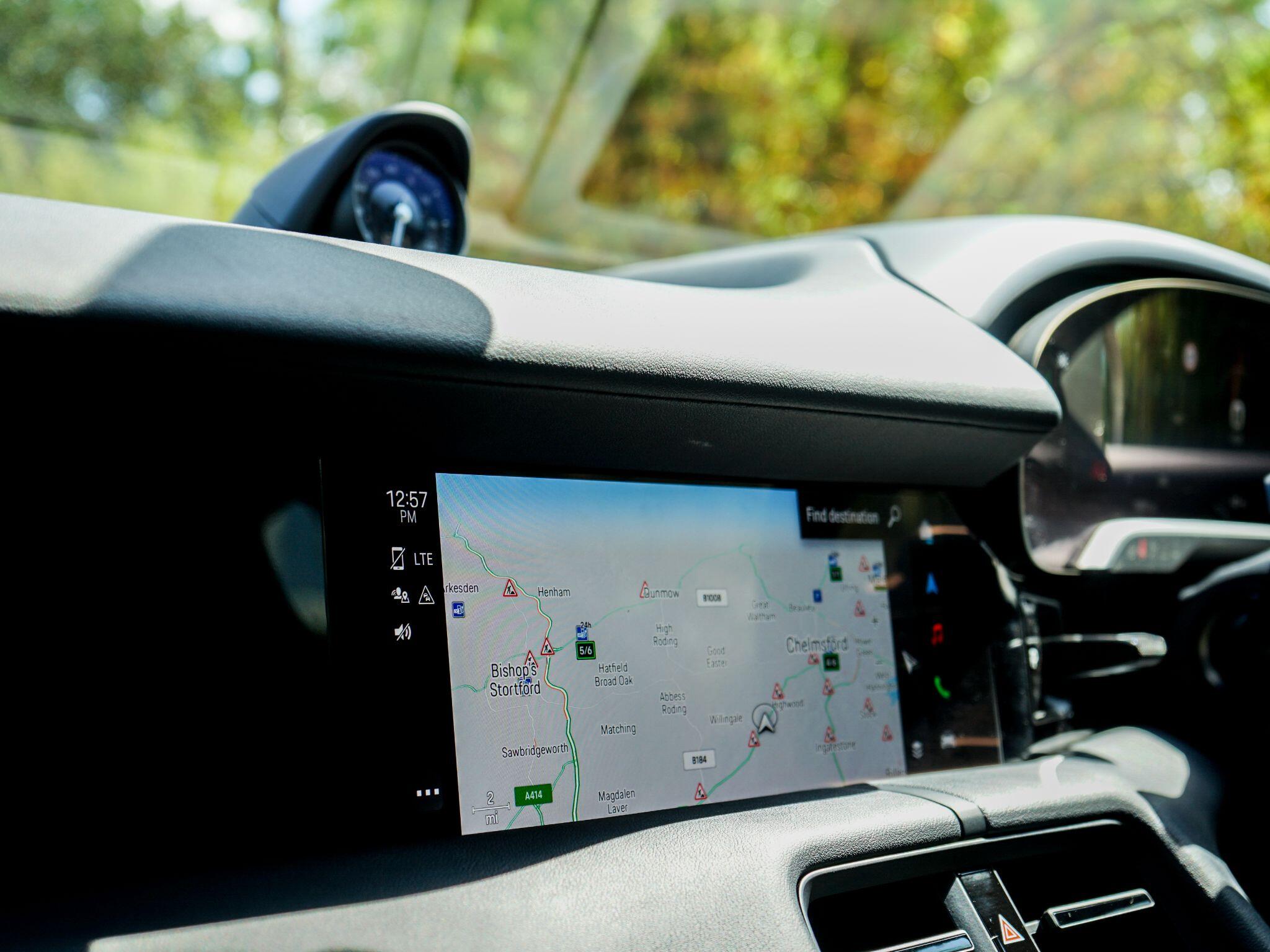 Porsche Taycan Performance 79.2kWh Auto RWD 4dr (11kW Charger) — photo 23