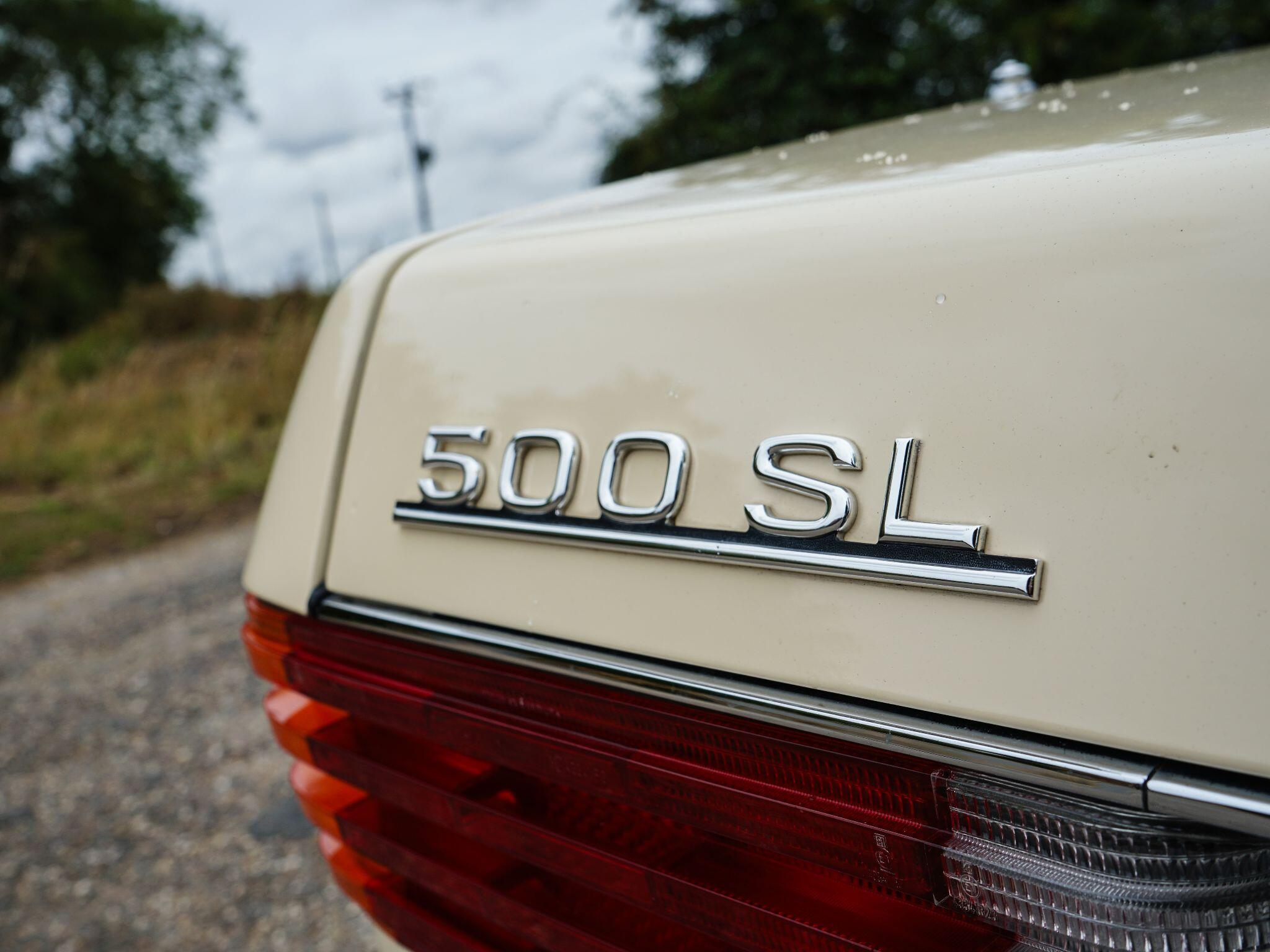 Mercedes-Benz 500 SL — photo 9