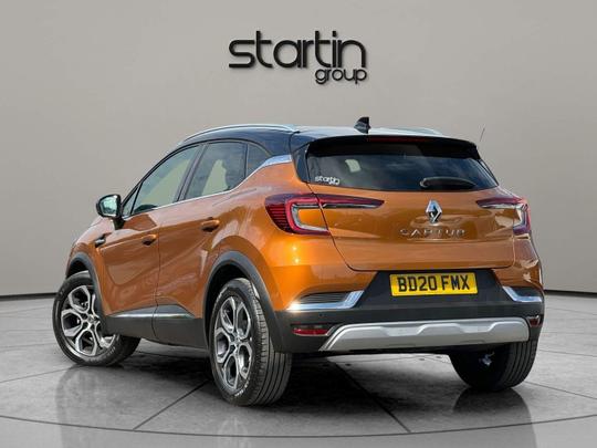 Renault Captur Photo at-8292cfbe22d74b83be1244157aab5a79.jpg
