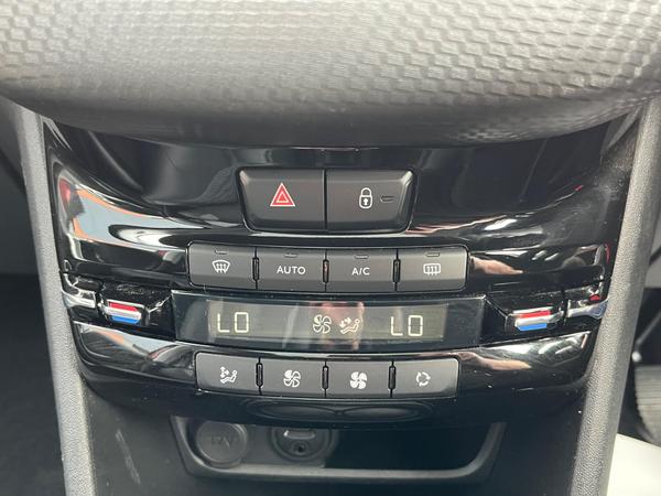 Used Peugeot 2008 BV67AKO 45