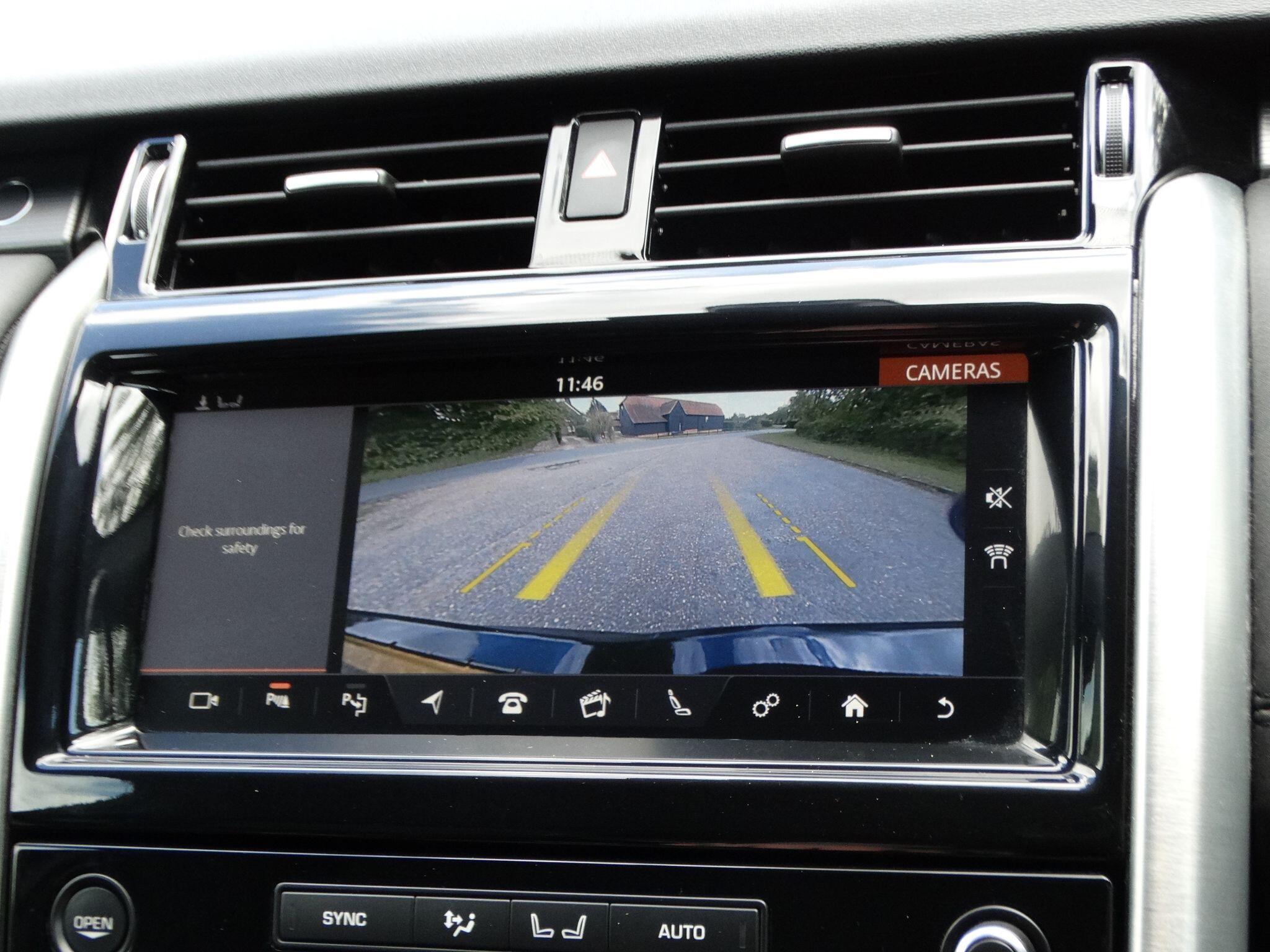 Land Rover Discovery 3.0 SD V6 HSE Auto 4WD Euro 6 (s/s) 5dr — photo 26