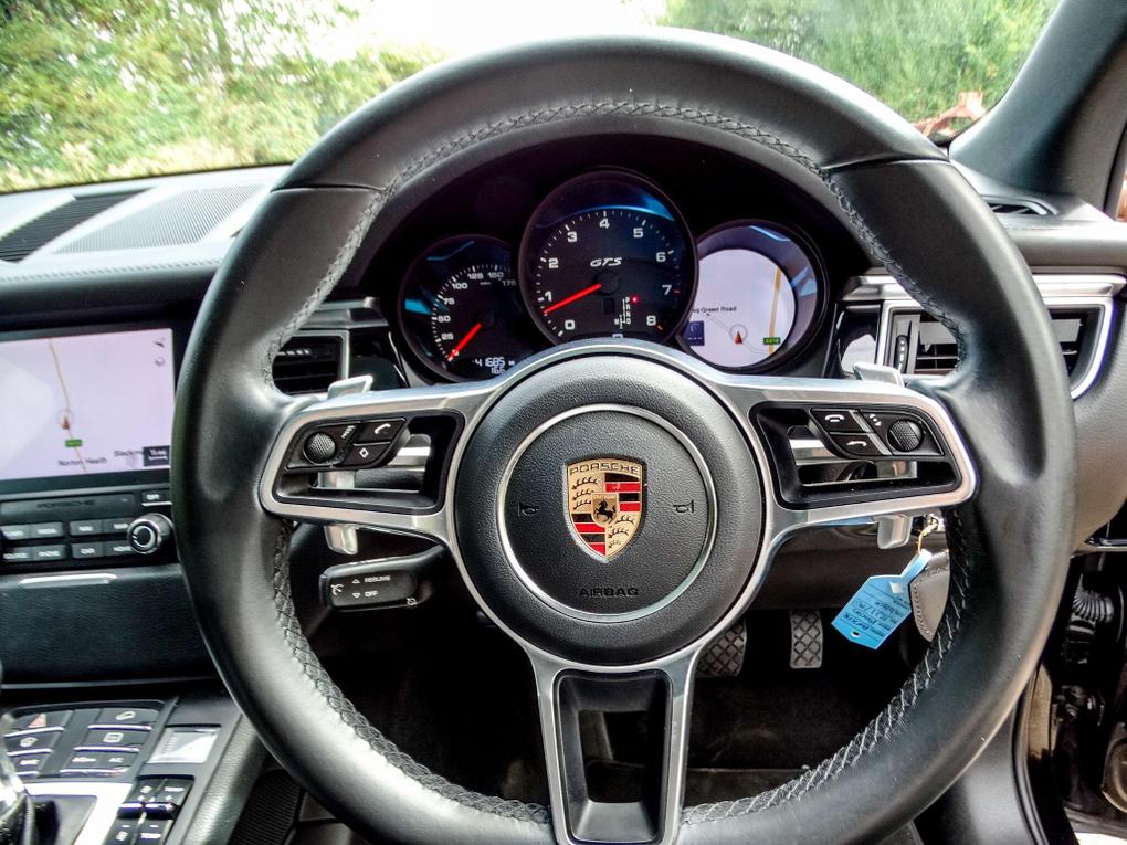 Used Porsche Macan RJ17MJF 7