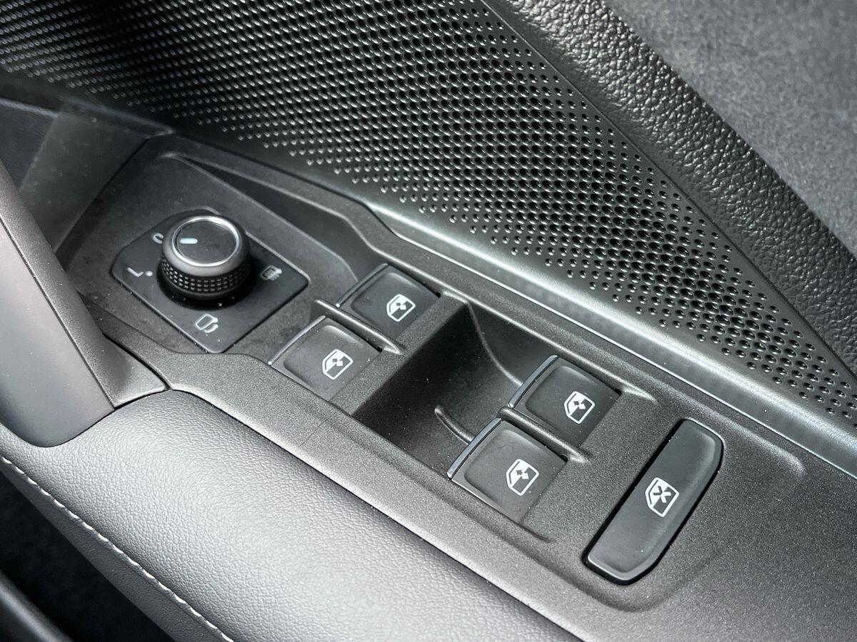 Volkswagen Tiguan Photo at-82d52cfcadb54a2b9afef92e92d9dfec.jpg