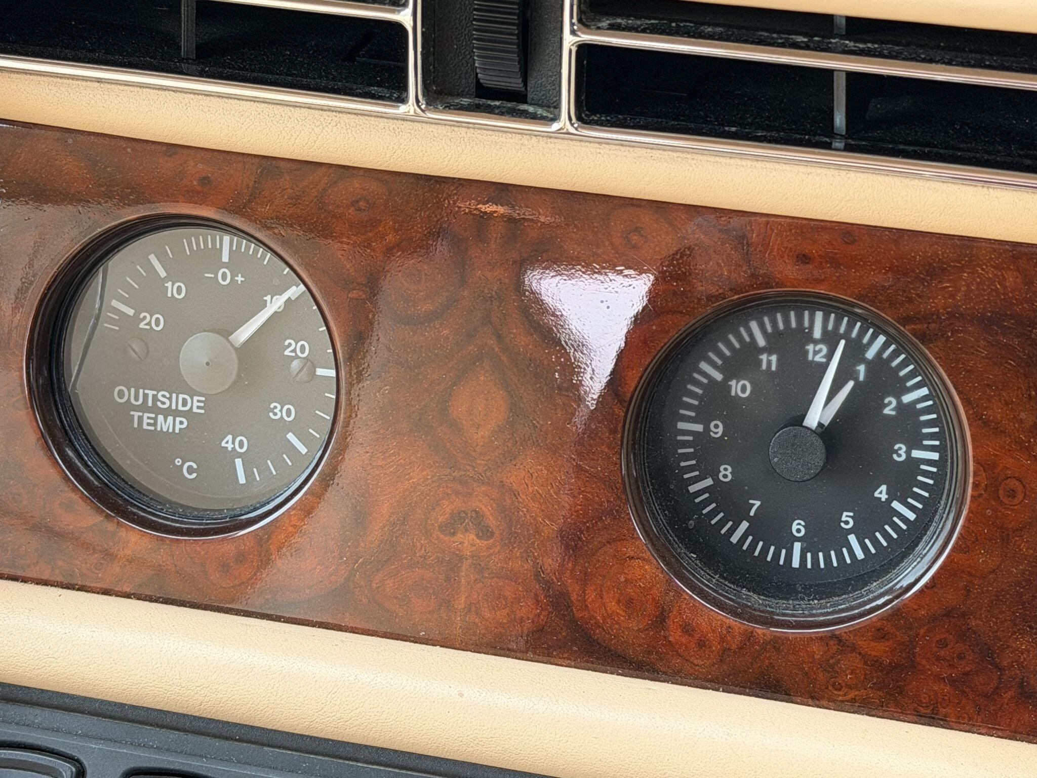 Bentley Azure 6.8 Convertible 2dr Petrol Automatic (422 g/km 385 bhp) — photo 25