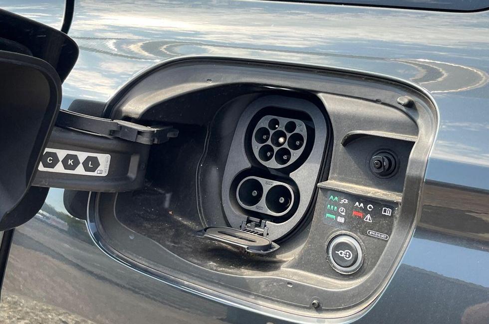Audi Q6 Photo at-82ec278dccee4d148f5c1fd186ff5a2b.jpg