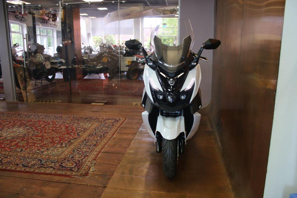 SYM Cruisym 125 Photo at-83261d86a9184c43ad831bb99f80e203.jpg