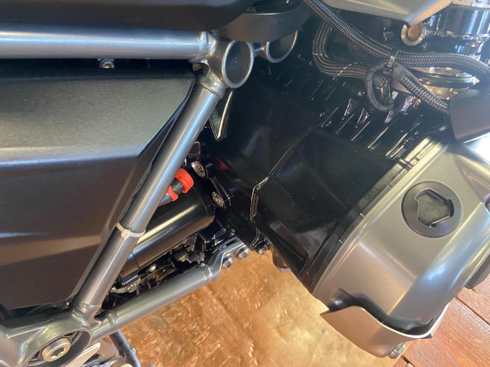 BMW R 1200 R Photo at-83969b1d3833465c8feb28eb996135c7.jpg