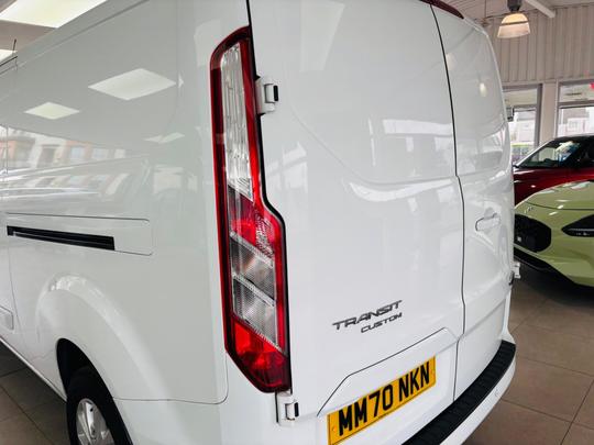 Ford Transit Custom Photo at-83bc652d41b3464fb3baedfa739c7d24.jpg