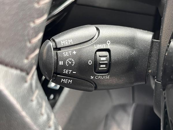Used Peugeot E-2008 VK22ZLO 37