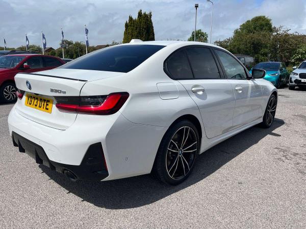 BMW 3 Series Photo at-83c9ce31bbfa44babbd3c06e5bb0bb24.jpg