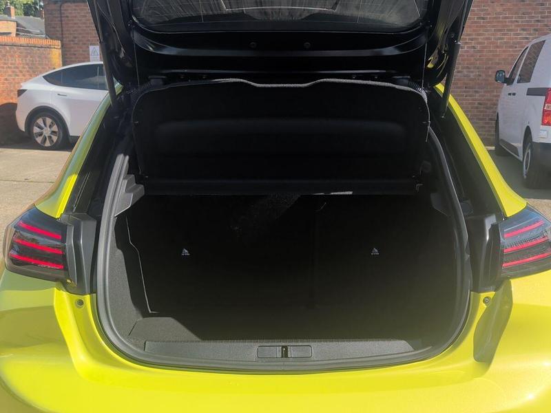 Used Peugeot E-208 202605182493111 23