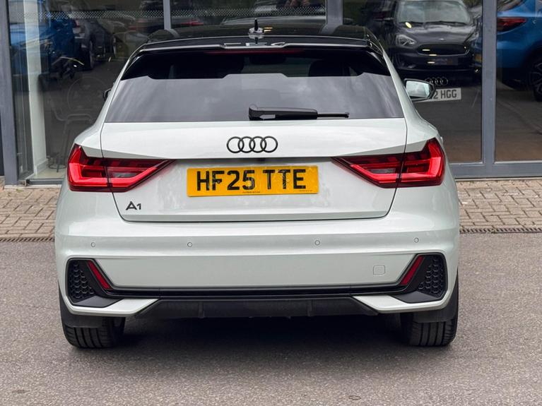 Used Audi A1 HF25TTE 8