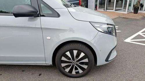 Mercedes-Benz Vito Photo at-846fbb0a83474f67ba774111e052597d.jpg