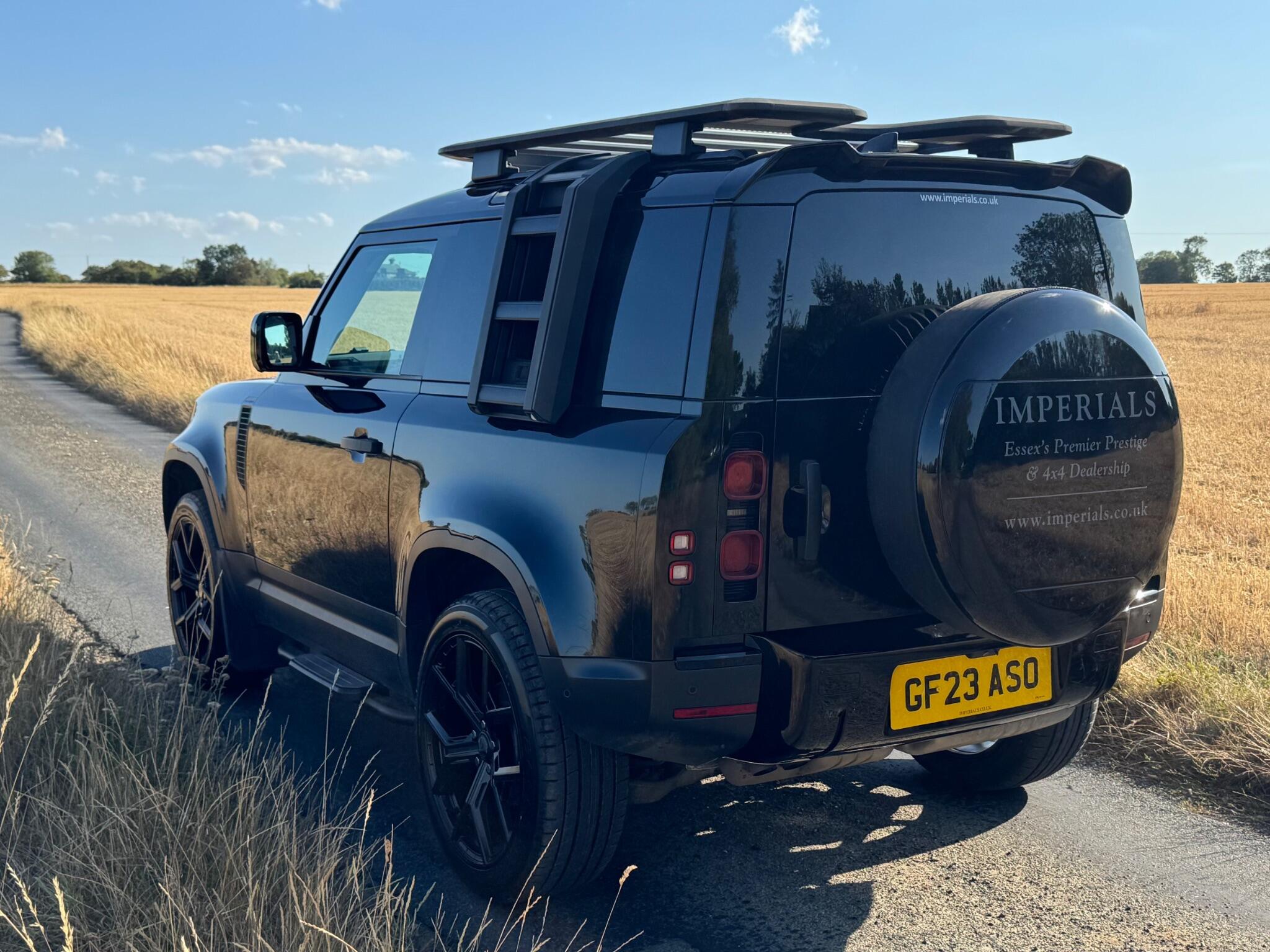 Land Rover Defender 90 3.0 D250 MHEV Hard Top SUV Auto 4WD SWB Euro 6 (s/s) 3dr — photo 5