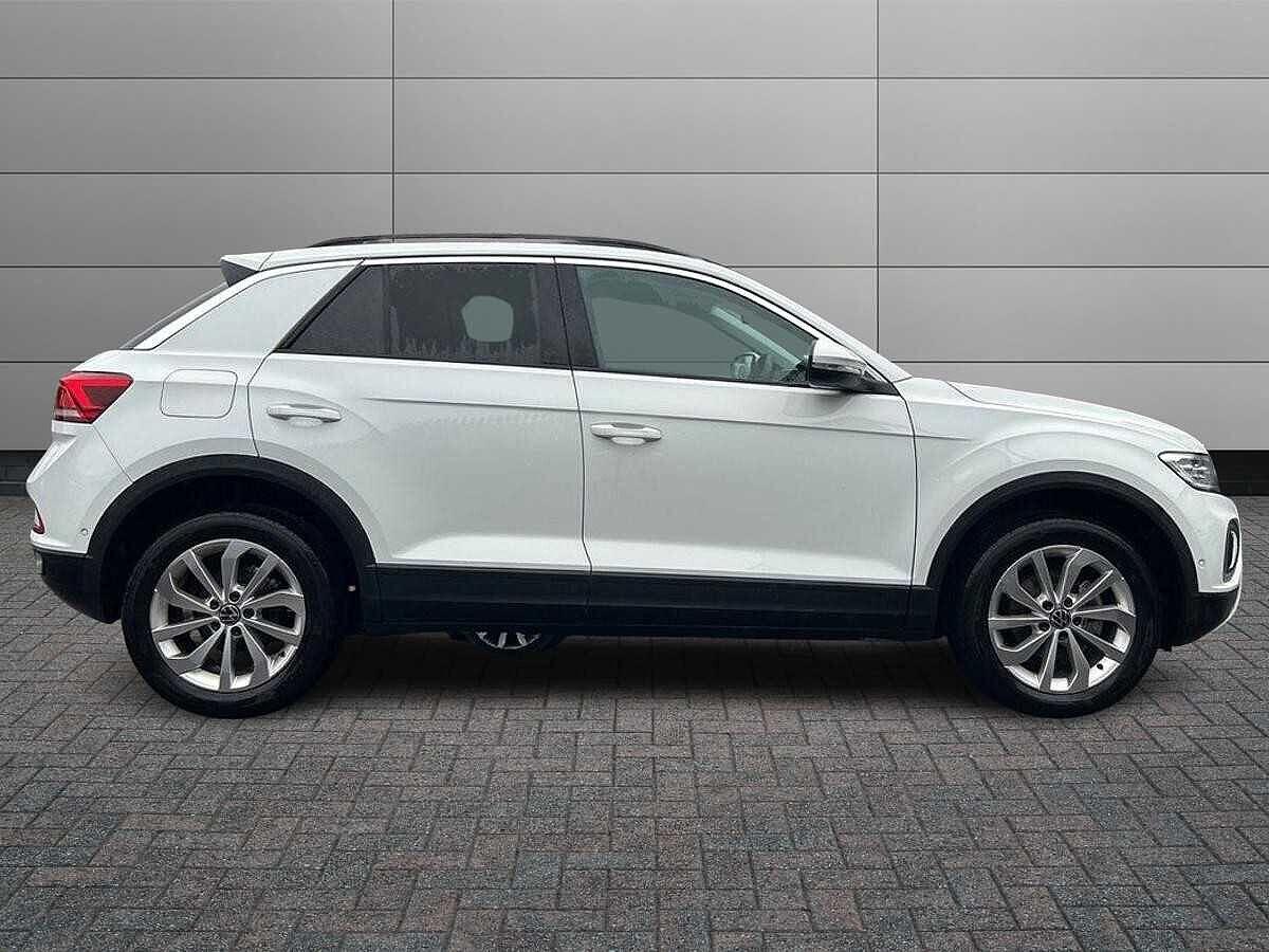 Volkswagen T-Roc Photo at-847b279f5146446e81b381af8f968d6c.jpg