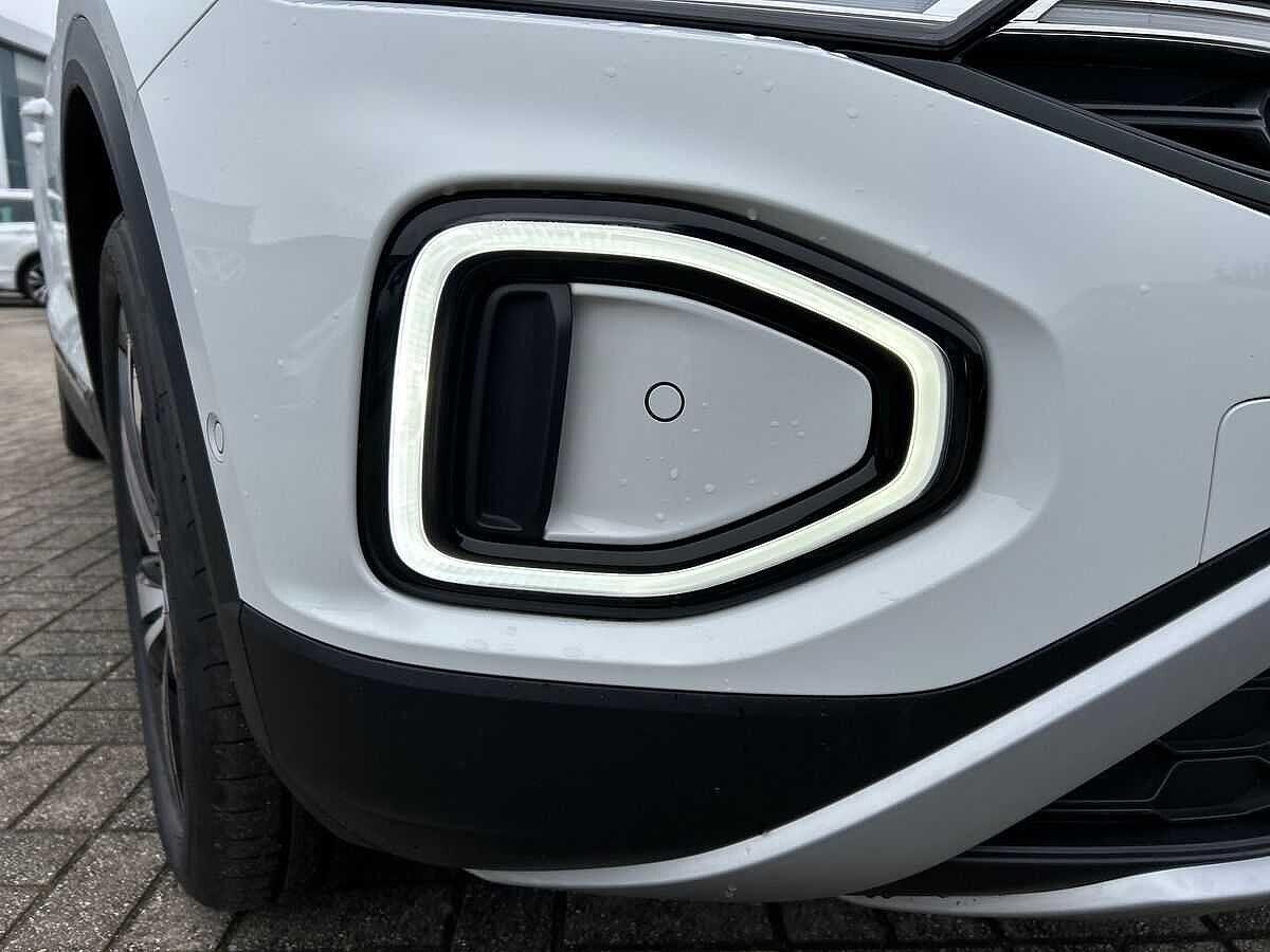 Volkswagen T-Roc Photo at-84ae7d72dc38475792342bcccb44ed98.jpg