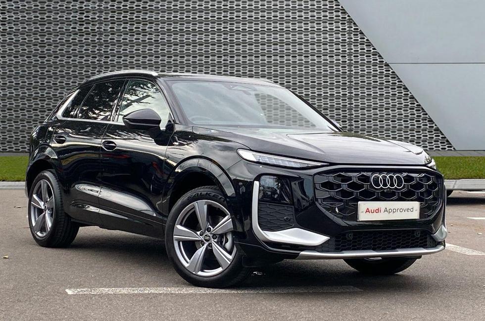 Audi Q3 Photo at-84c971f3b4c84e23921f388577c6df6e.jpg