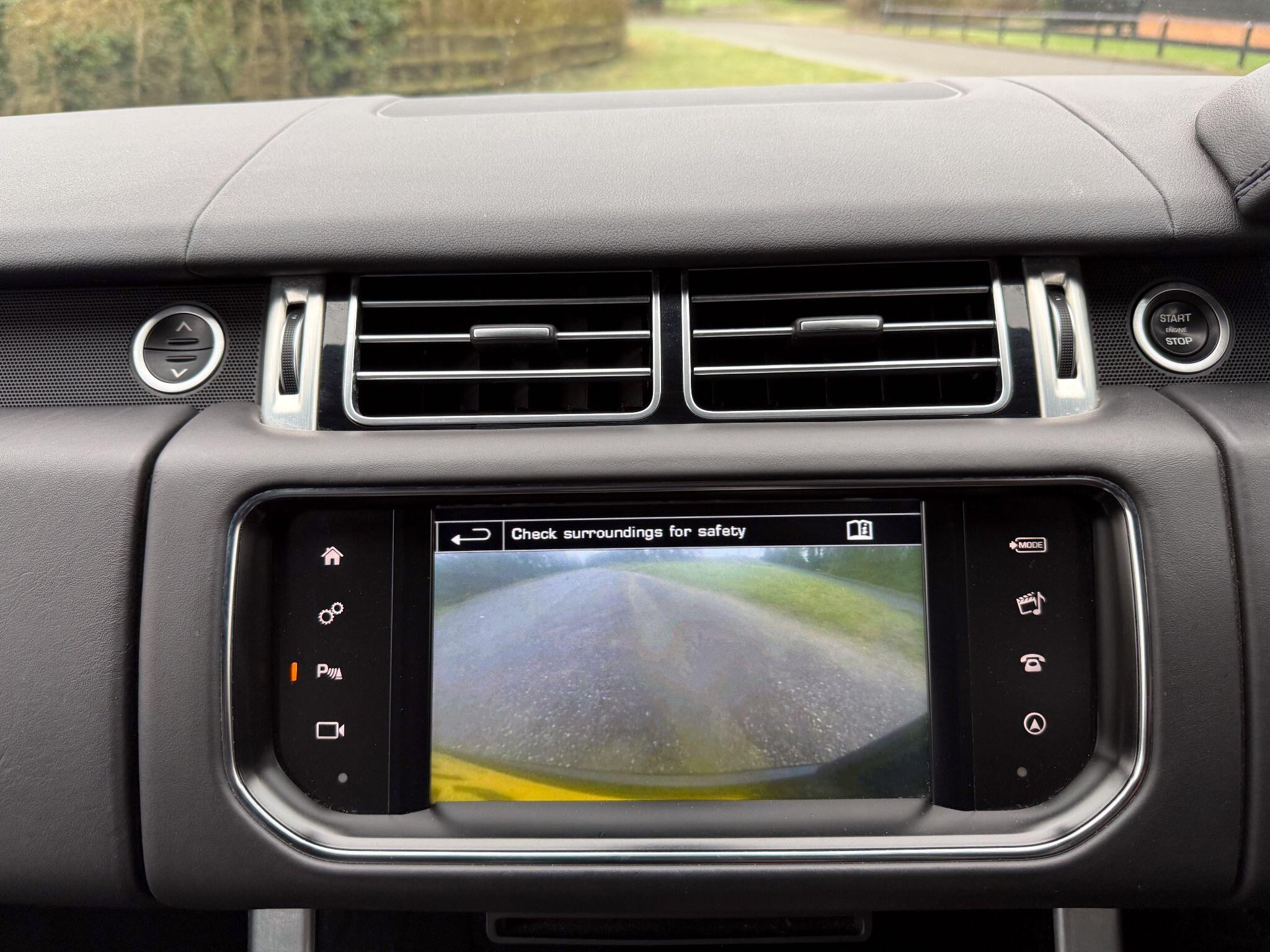 Land Rover Range Rover 3.0 TD V6 Vogue Auto 4WD Euro 6 (s/s) 5dr — photo 18
