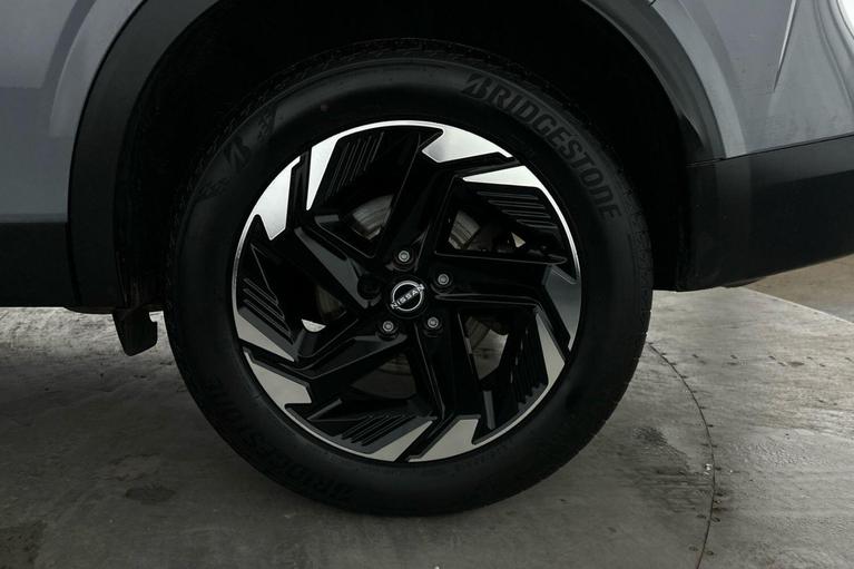 Used Nissan Qashqai OW74VTA 8