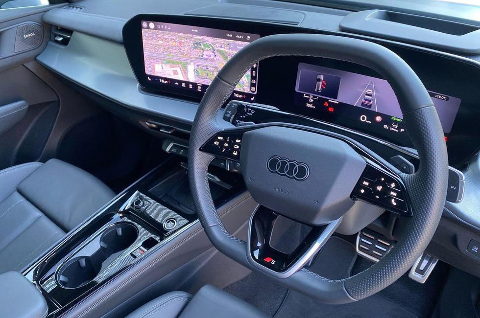 Audi Q3 Photo at-8533574c144e415992346f579b6e9aad.jpg