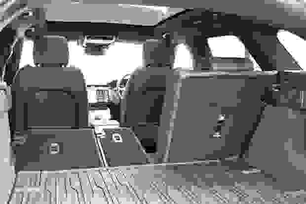 Land Rover RANGE ROVER VELAR Photo at-855dfeb209ac45b1b864fe68c8a1b362.jpg