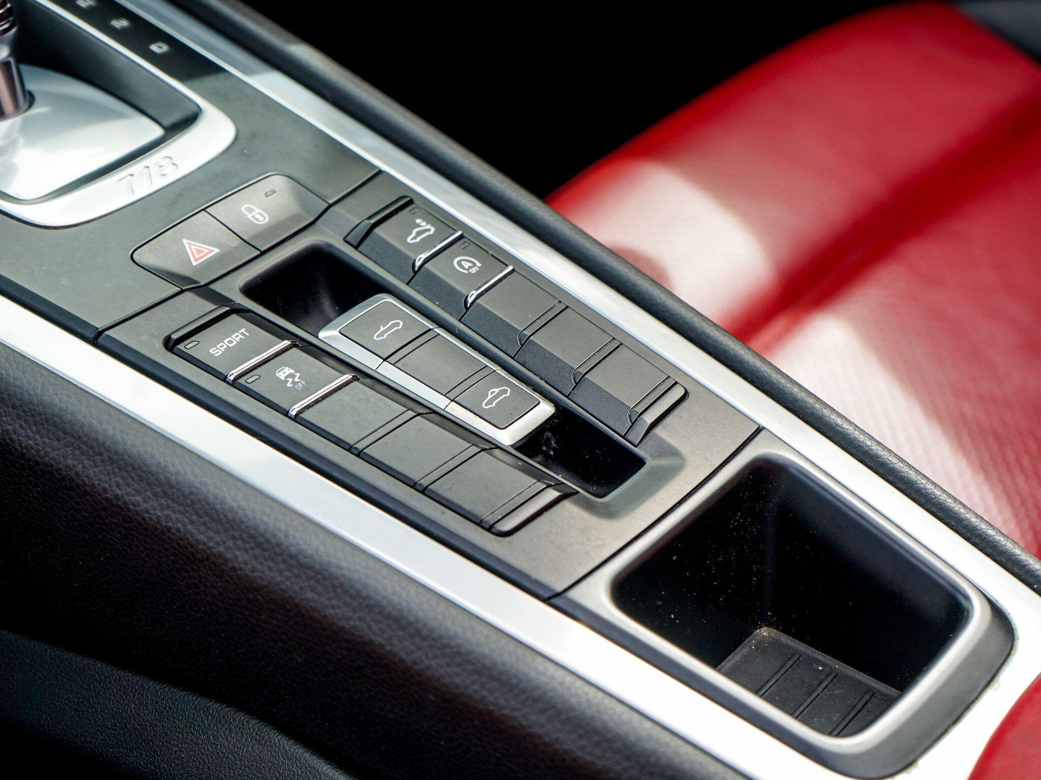 Porsche 718 Boxster 2.5T S Convertible 2dr Petrol PDK Euro 6 (s/s) (350 ps) — photo 18