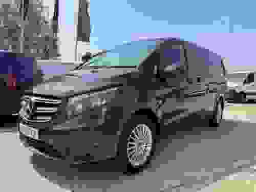 Mercedes-Benz Vito Photo at-8592202061d54b5fa65d964846af68b3.jpg