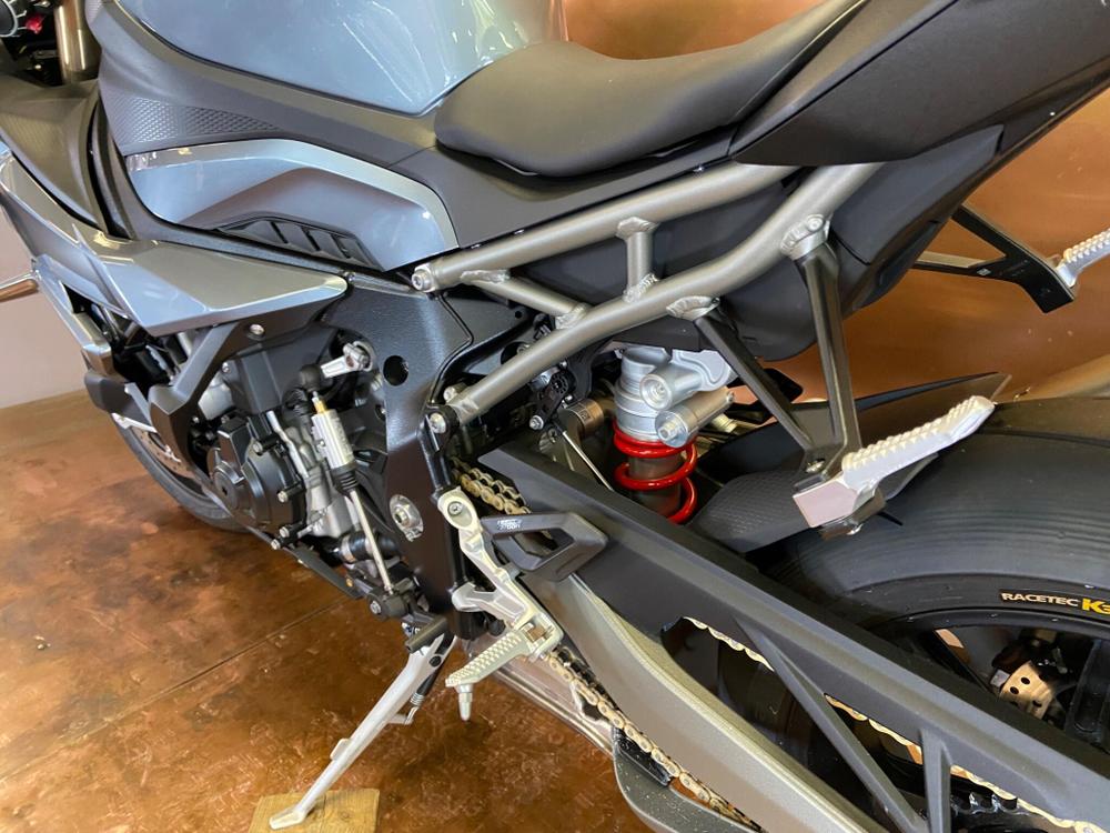 BMW S 1000 RR Photo at-859bb0804e574a0f8e60601f2e7815e3.jpg