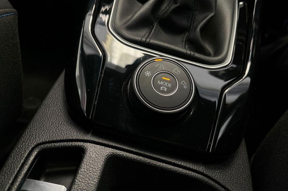 Volkswagen T-Roc Photo at-859d2a02788d4dd3ae3e2b2b8dc41794.jpg