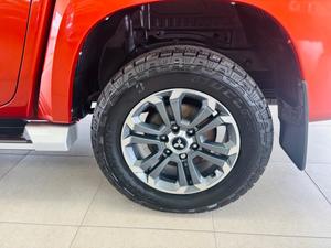 Mitsubishi L200 Photo 15