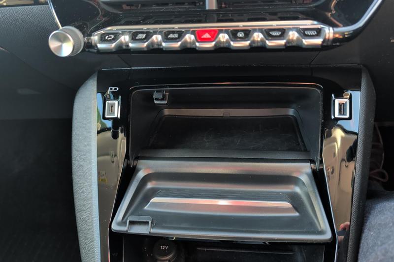 Used Peugeot 2008 NU71DZJ 36