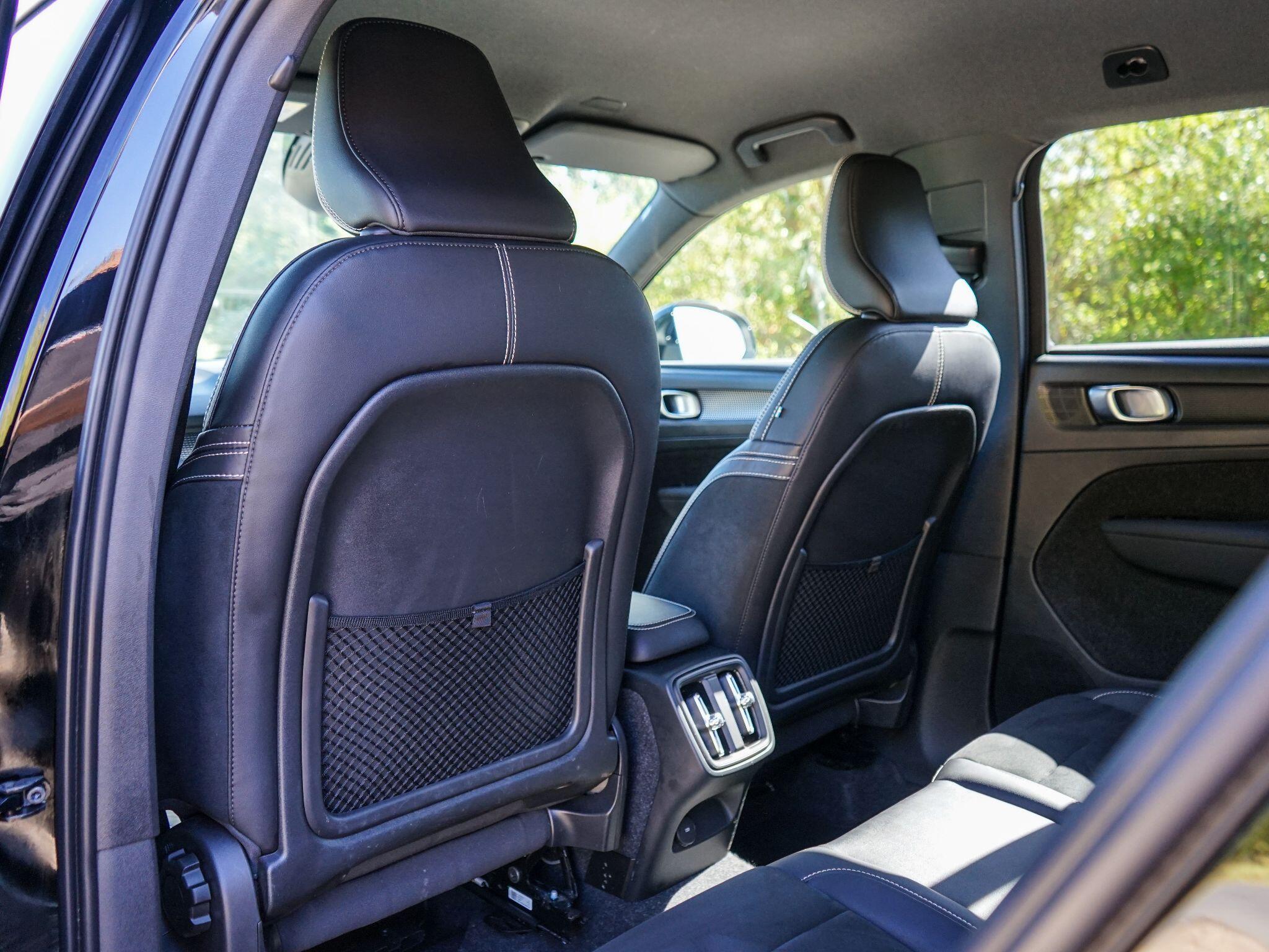 Volvo XC40 1.5 T3 R-Design Euro 6 (s/s) 5dr — photo 12