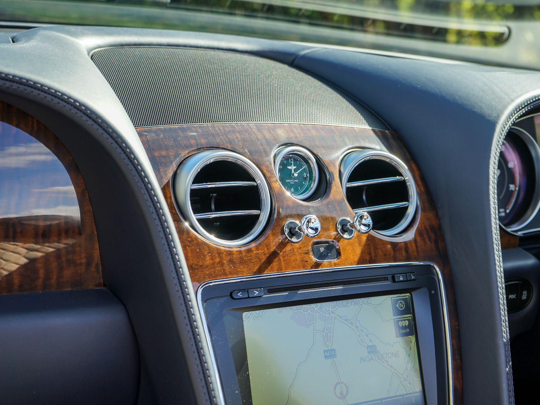 Bentley Continental 4.0 V8 GTC Convertible 2dr Petrol Auto 4WD Euro 6 (507 ps) — photo 18
