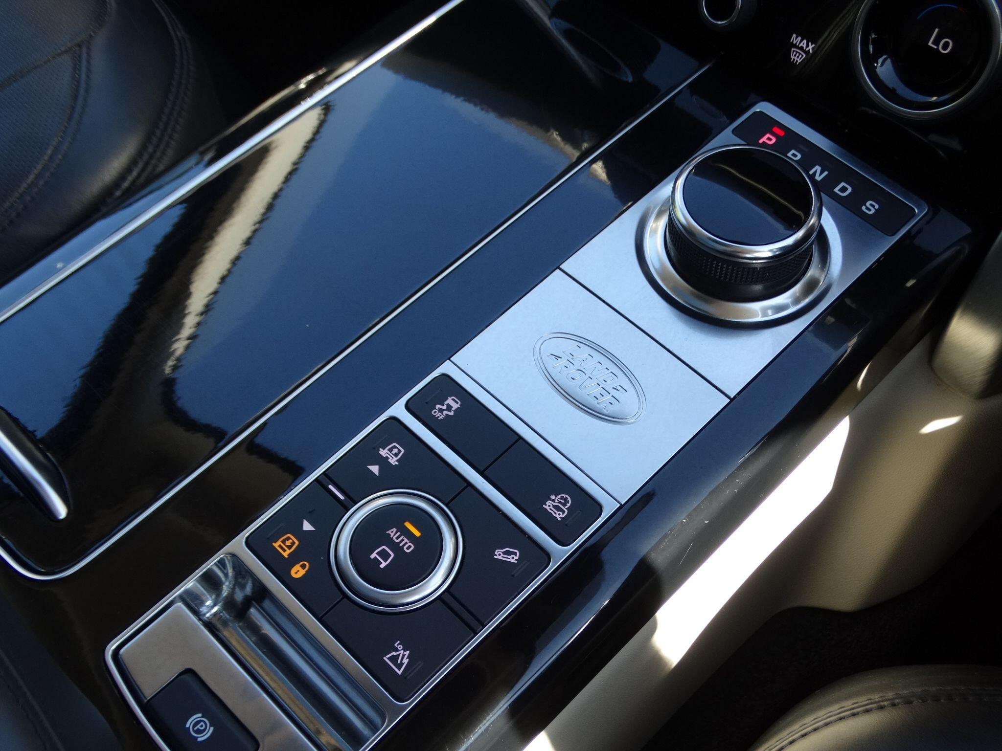 Land Rover Range Rover 3.0 SD V6 Vogue SE SUV 5dr Diesel Auto 4WD Euro 6 (s/s) (275 ps) — photo 22