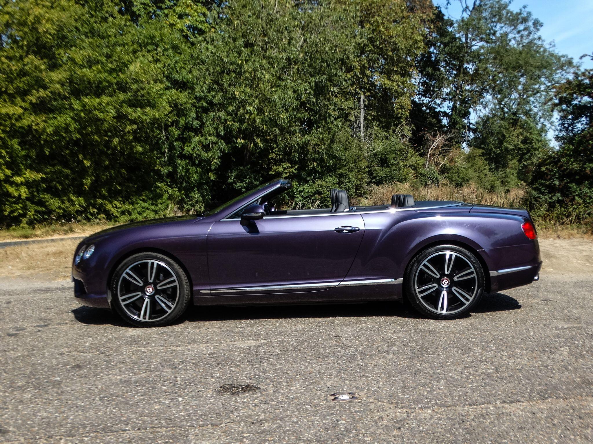 Bentley Continental 4.0 V8 GTC Convertible 2dr Petrol Auto 4WD Euro 5 (507 ps) — photo 2