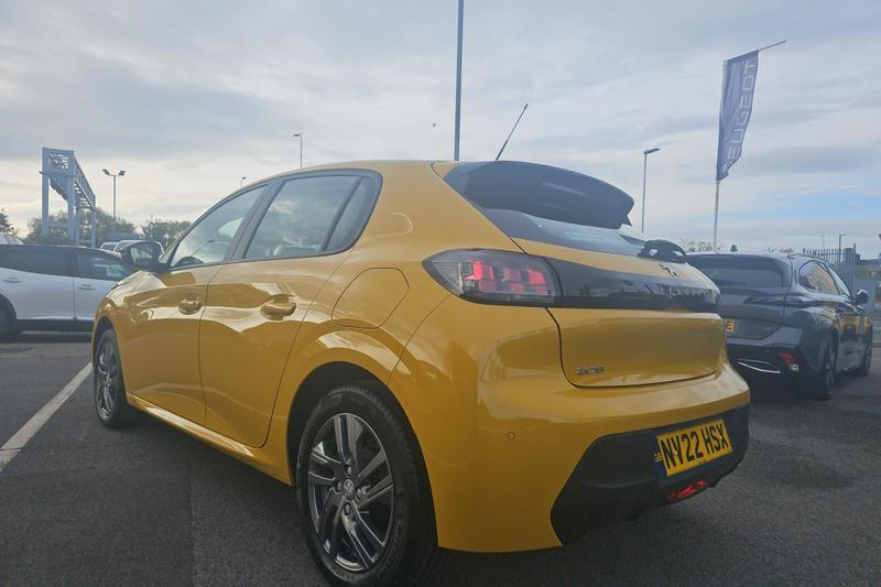 Used Peugeot 208 NV22HSX 14