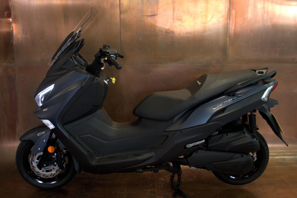 SYM Joymax Z 125 Photo at-86aec0d7133f4c81a53eb5e2d3c18a87.jpg