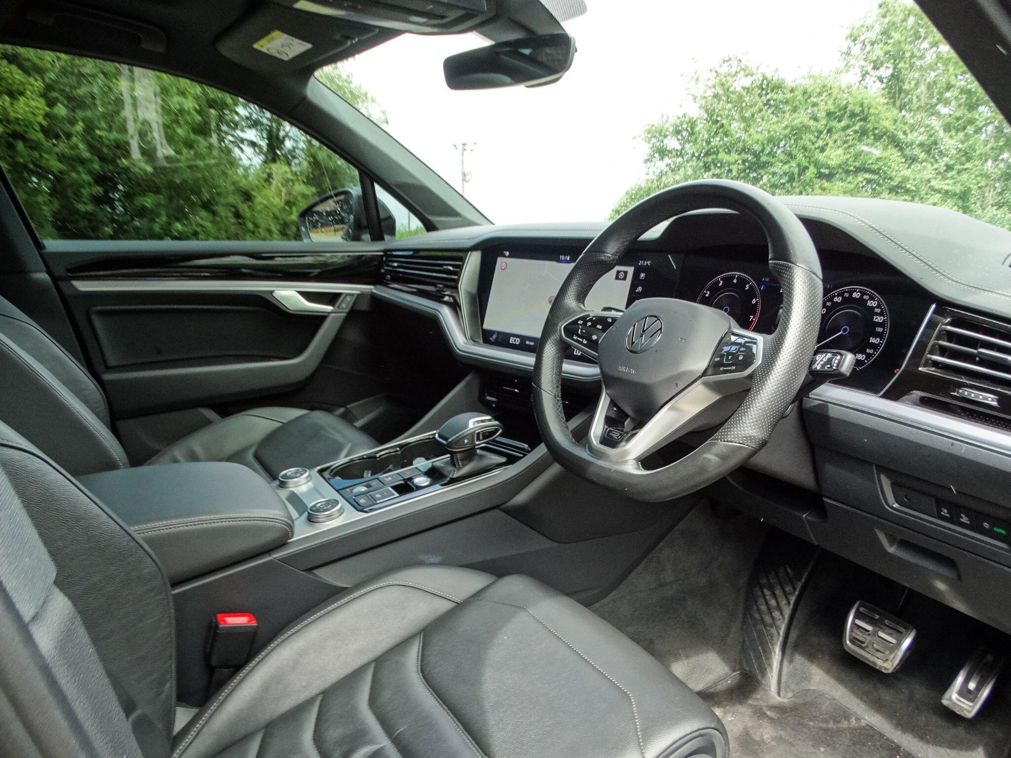 Volkswagen Touareg 3.0 TSI V6 Black Edition Tiptronic 4Motion Euro 6 (s/s) 5dr — photo 17