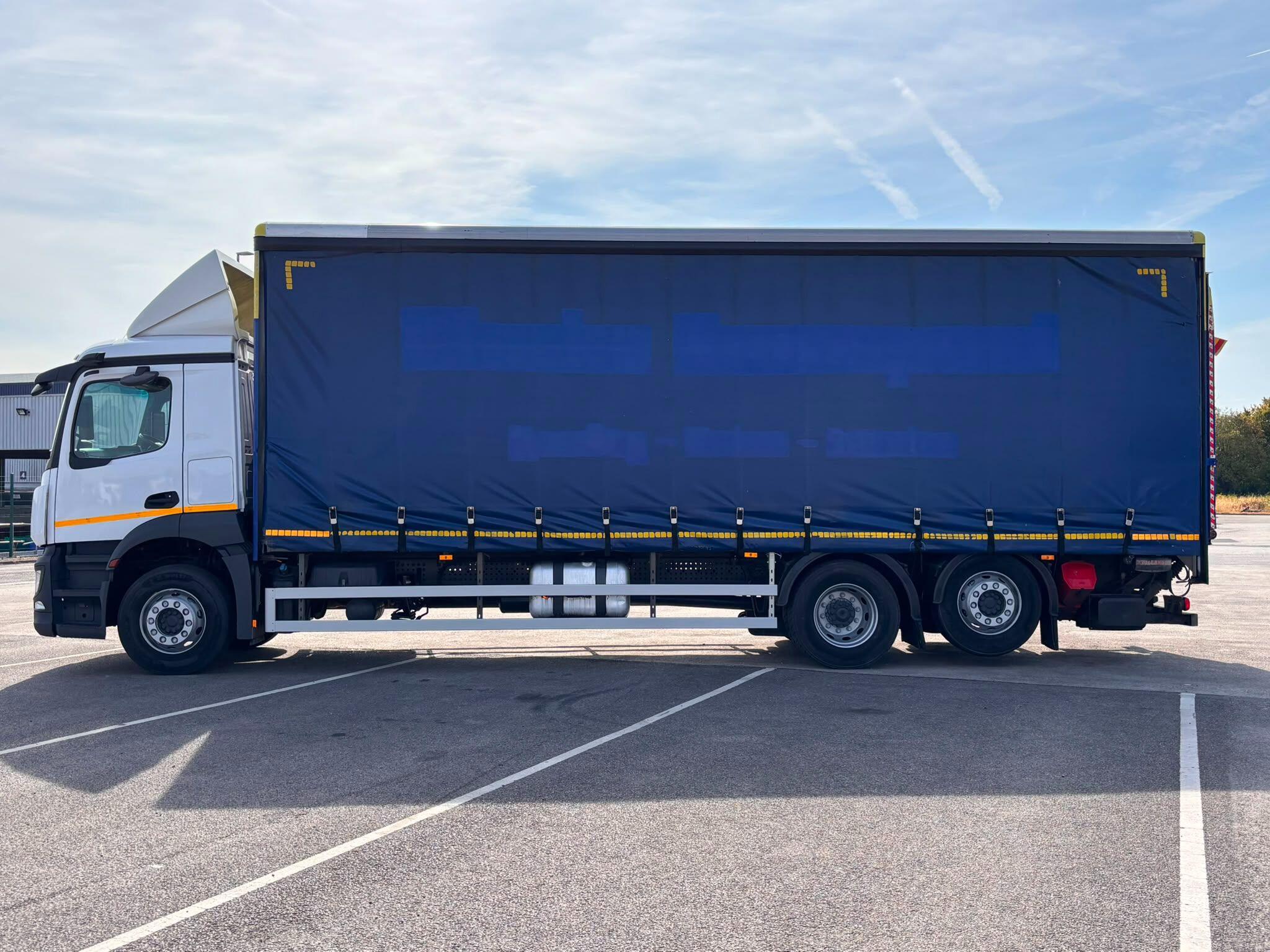 2021 MERCEDES Actros 5 2530L Curtainside with Cantilever Tail-lift - vehicle photo 5 for sale on PureCar