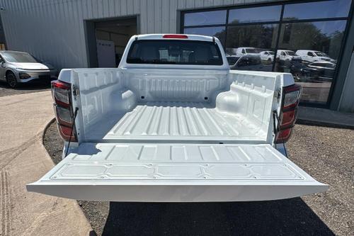 Isuzu D-MAX Photo at-8729d59904cd475ca0724f260a47dd6a.jpg