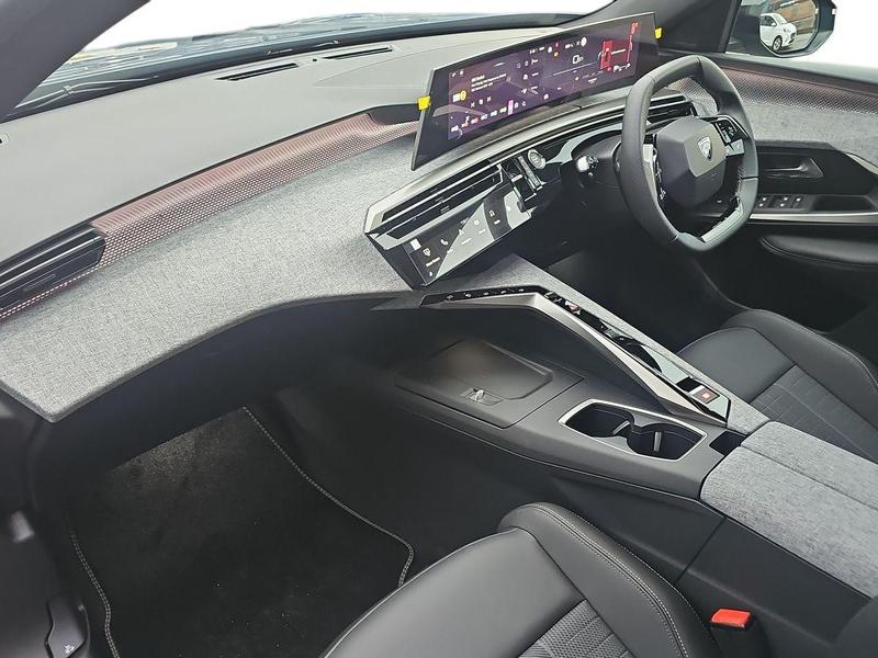 Used Peugeot 5008 202602109822220 5