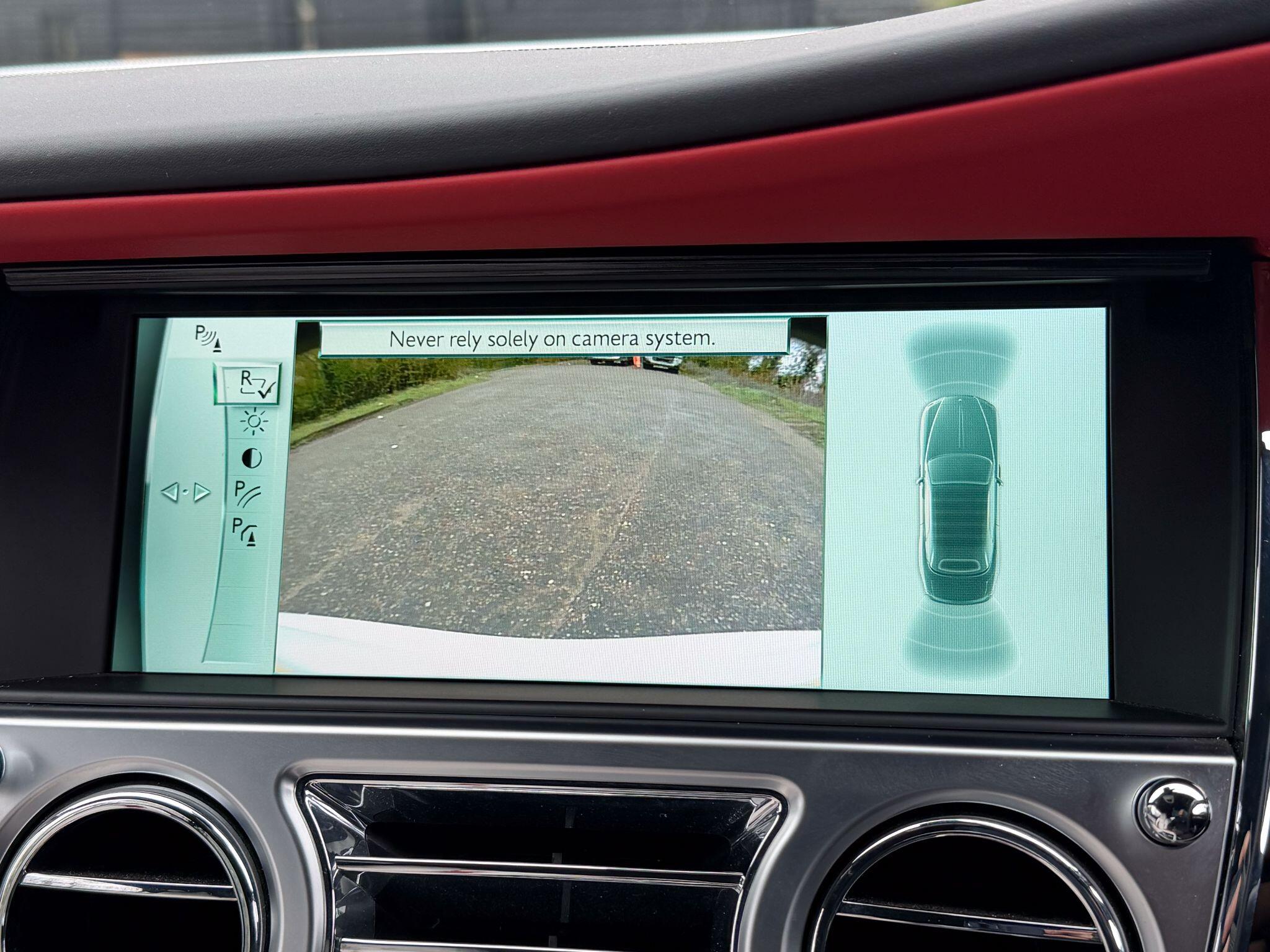 Rolls-Royce Dawn 6.6 V12 Convertible 2dr Petrol Auto Euro 6 (563 bhp) — photo 19