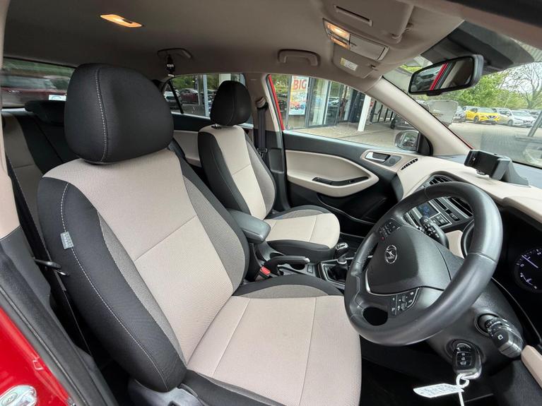 Used Hyundai i20 RO16YCB 11