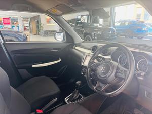 Suzuki Swift Photo 19