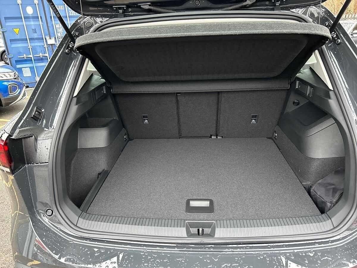 Volkswagen Tiguan Photo at-87b59012fbaa4f028b0e5f515b62324f.jpg
