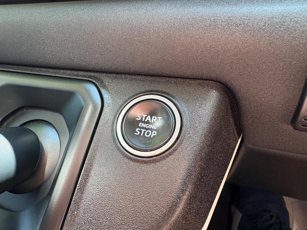 Land Rover Defender 110 Photo at-87d58f49b4c24d409f6d855bd531e336.jpg